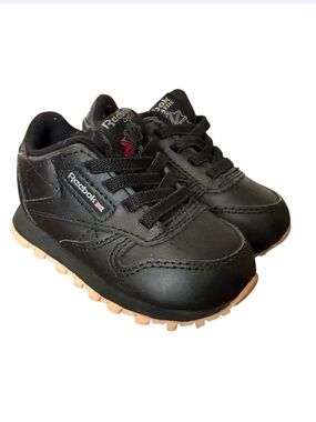 Reebok Kids Classic Black Leather Sneakers with Gum Outsole-Size 4
